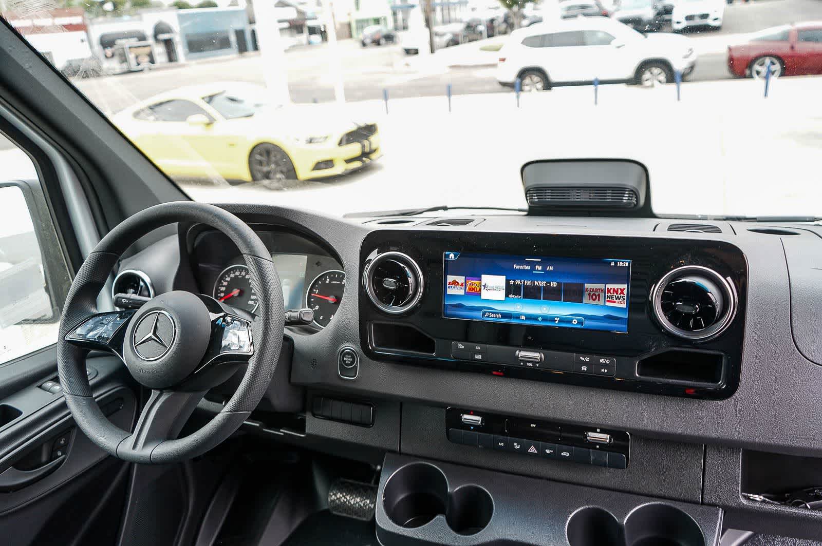 Thumbnail: 2026 Mercedes-Benz Sprinter - 12