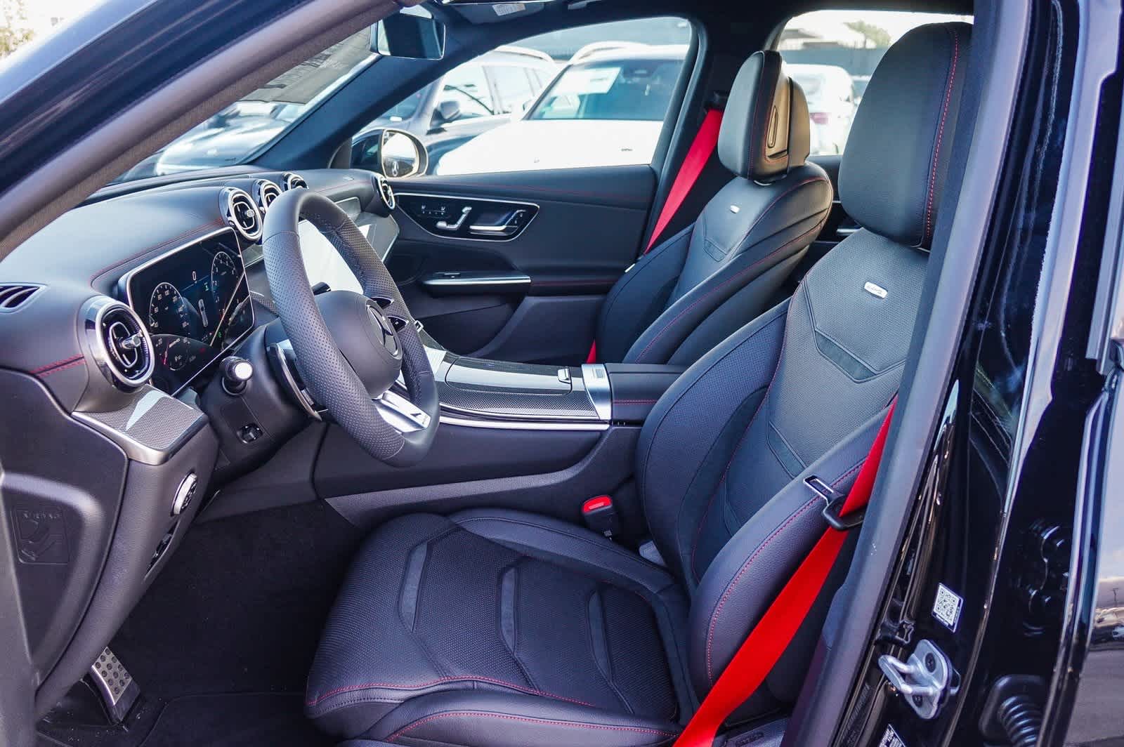 Thumbnail: 2025 Mercedes-Benz GLC - 16