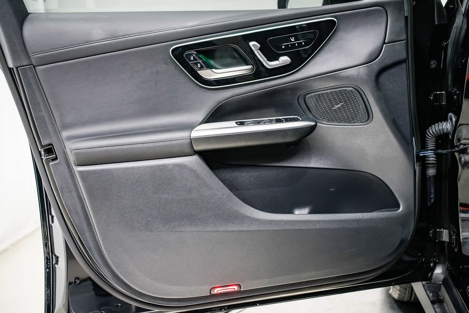 Thumbnail: 2025 Mercedes-Benz GLC - 18