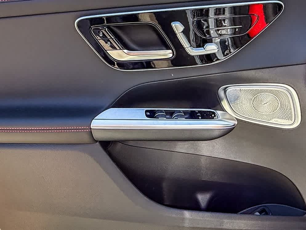 Thumbnail: 2025 Mercedes-Benz GLC - 23