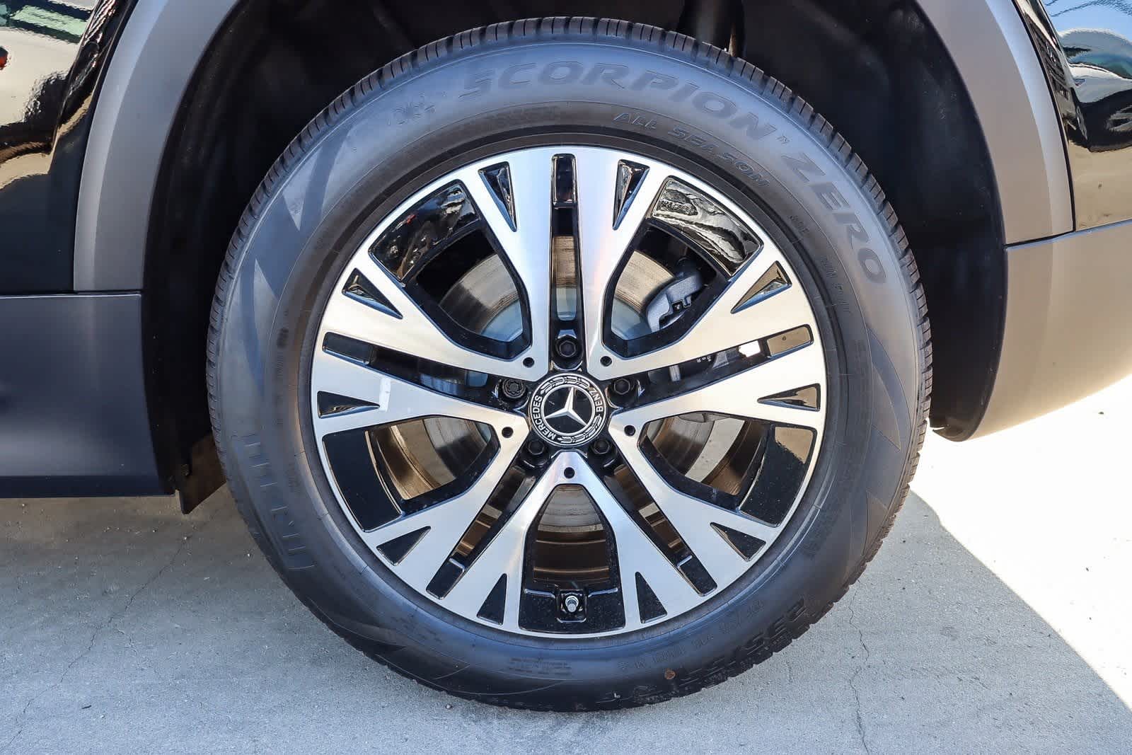 Thumbnail: 2026 Mercedes-Benz GLB - 8