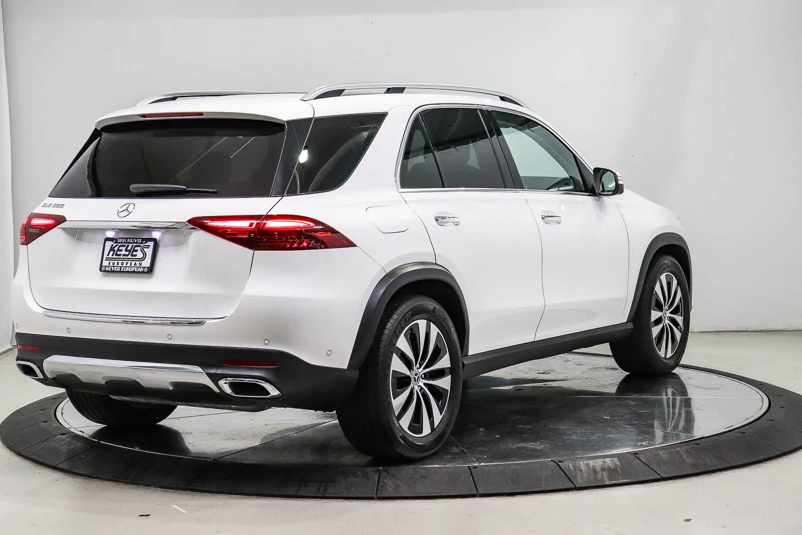 Thumbnail: 2026 Mercedes-Benz GLE - 4