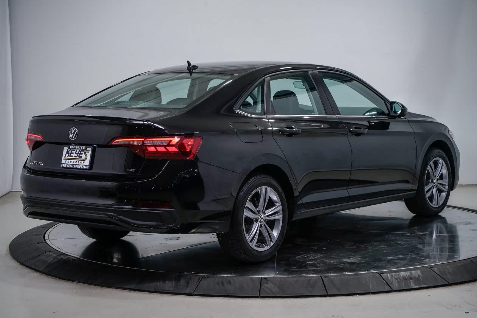 Thumbnail: 2022 Volkswagen Jetta - 4