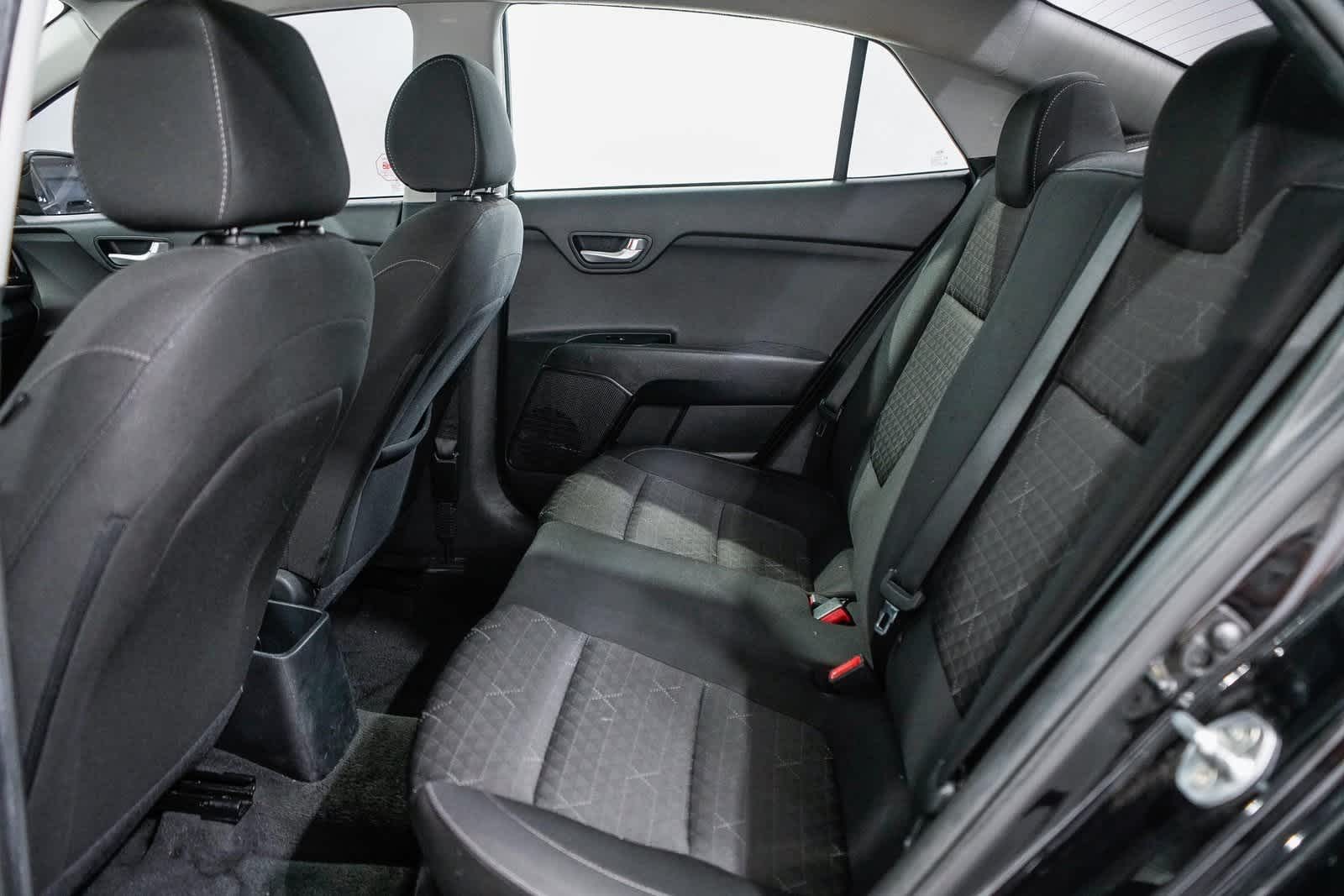 Thumbnail: 2021 Kia Rio - 17