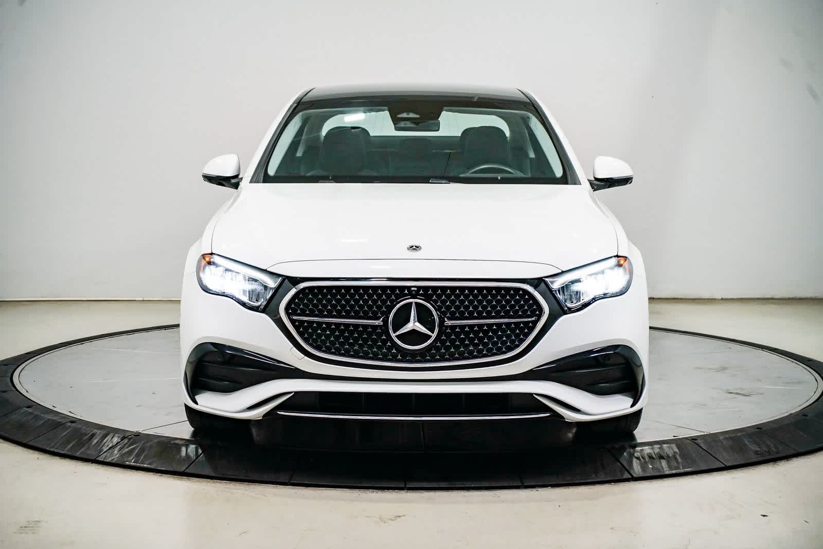 Thumbnail: 2025 Mercedes-Benz E-Class - 6