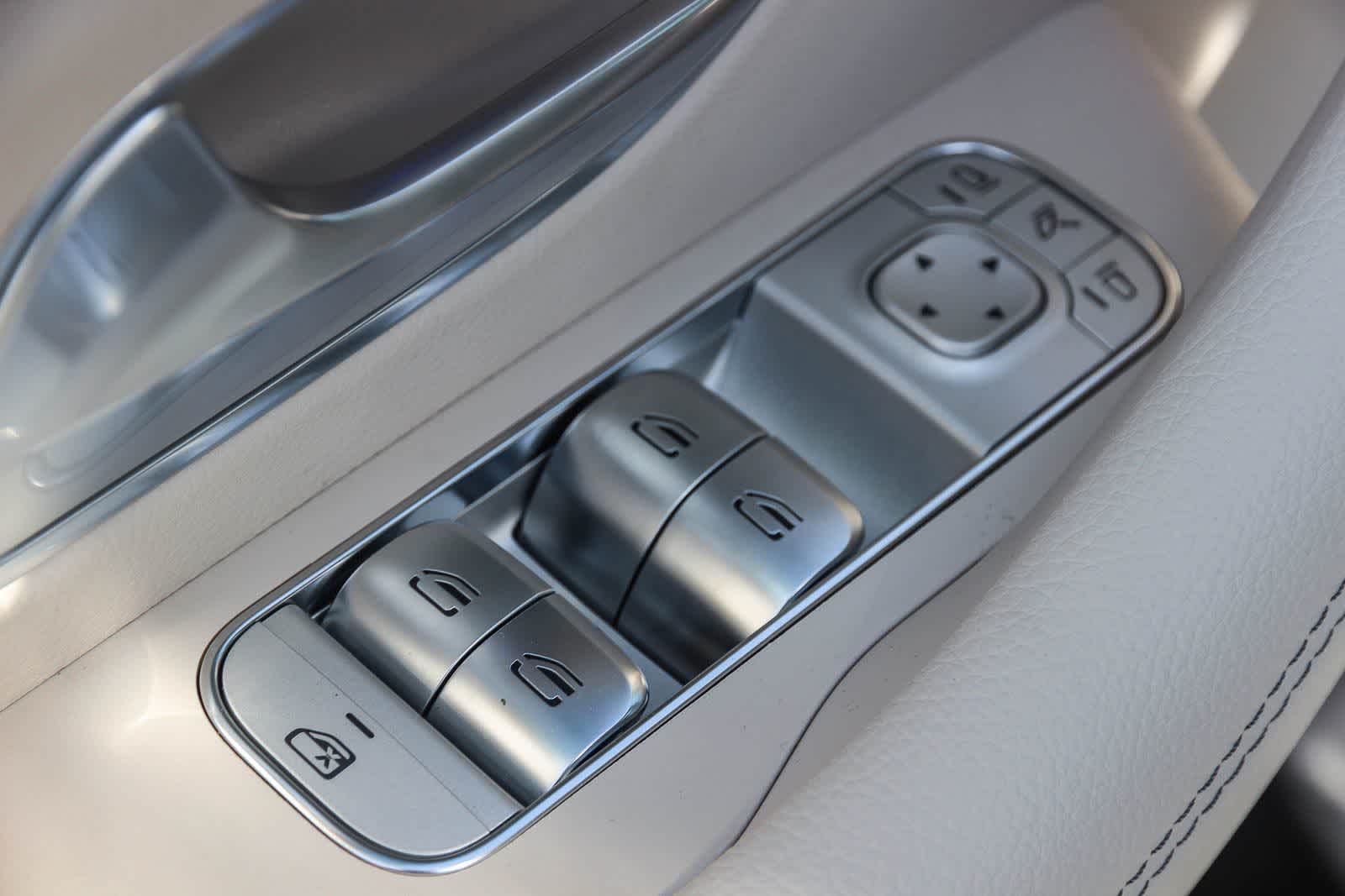 Thumbnail: 2026 Mercedes-Benz GLE - 21