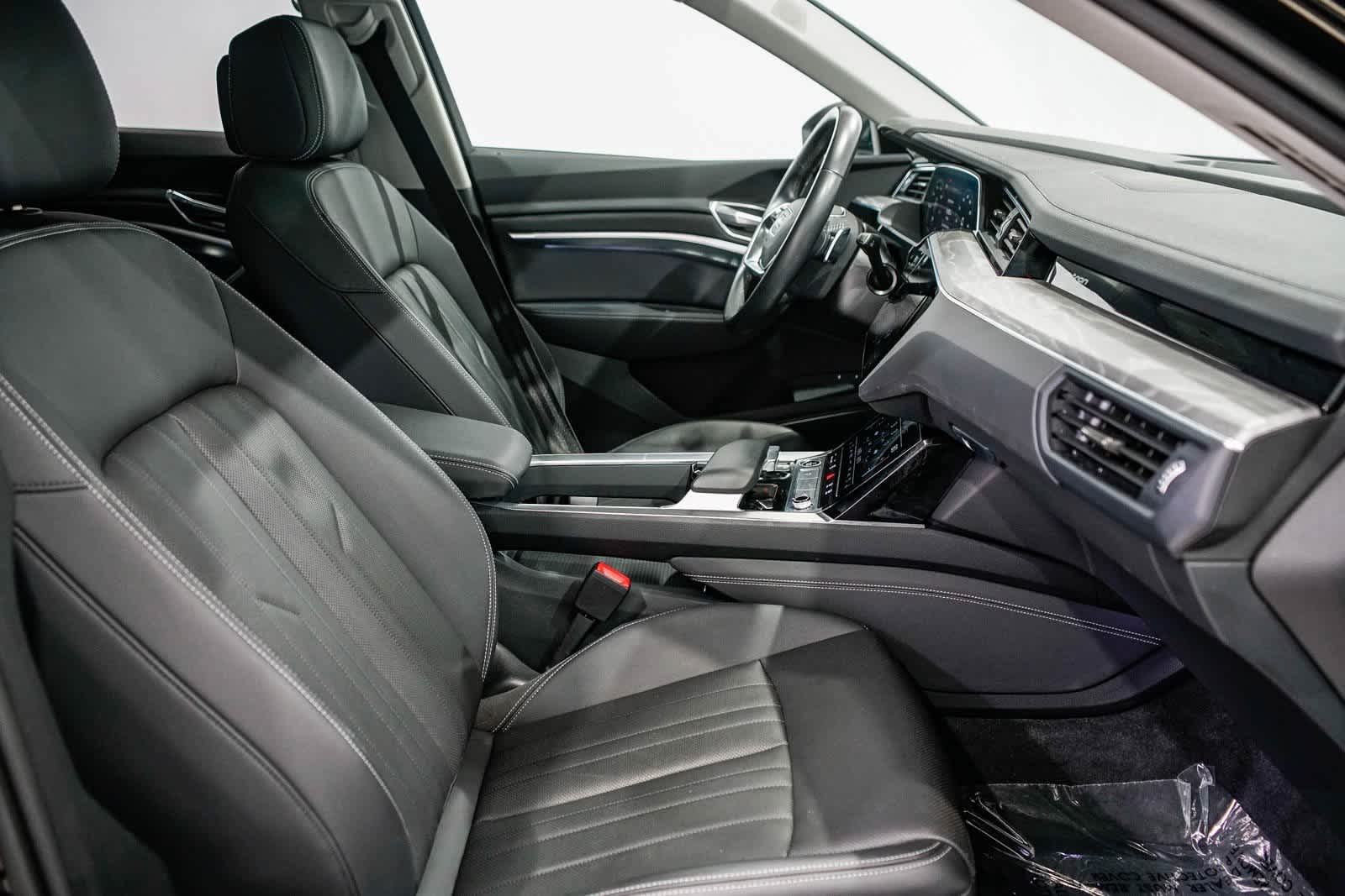 Thumbnail: 2024 Audi Q8 e-tron - 16