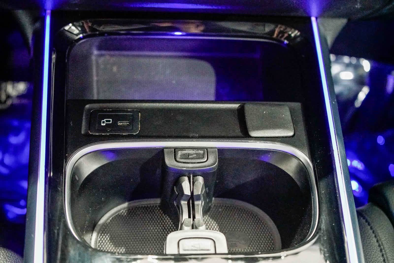 Thumbnail: 2021 Mercedes-Benz GLB - 21