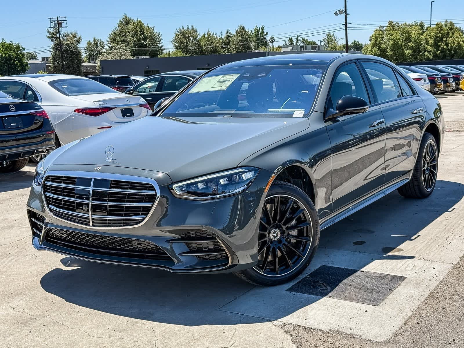 Thumbnail: 2025 Mercedes-Benz S-Class - 1