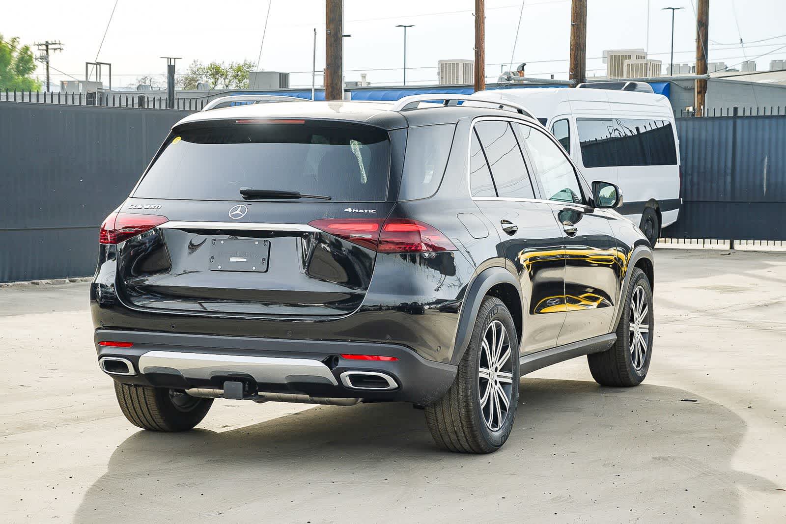 Thumbnail: 2026 Mercedes-Benz GLE - 4