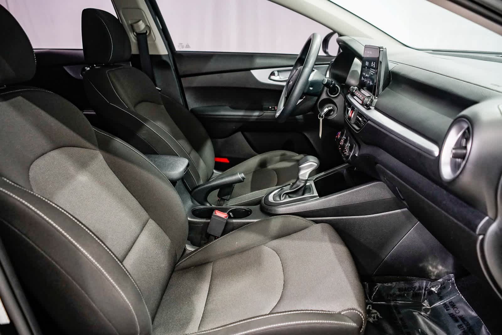 Thumbnail: 2023 Kia Forte - 15