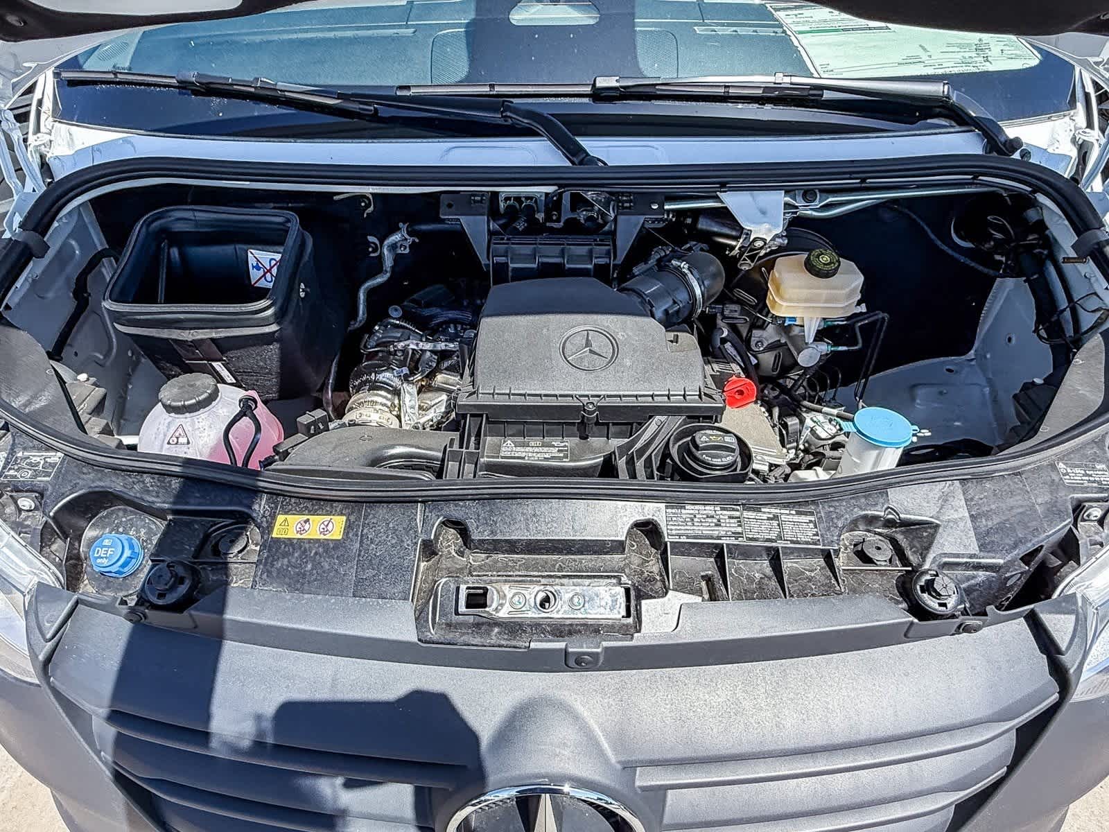 Thumbnail: 2025 Mercedes-Benz Sprinter - 12