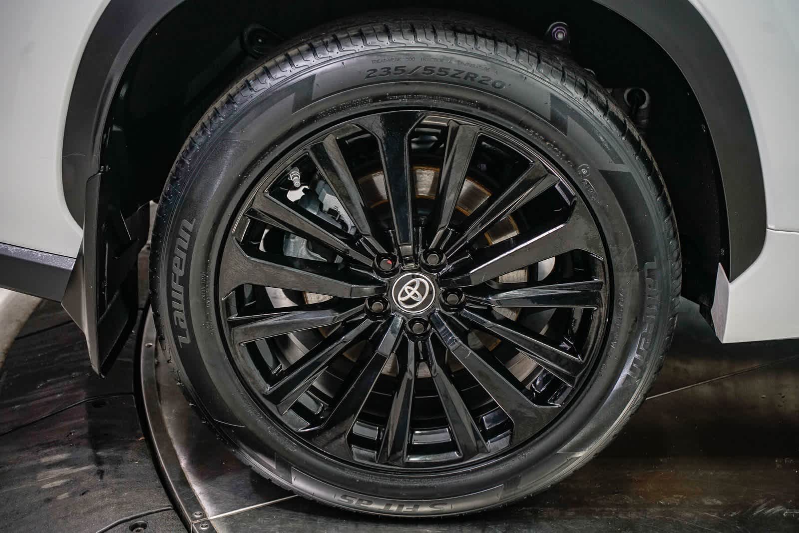 Thumbnail: 2023 Toyota Highlander - 11