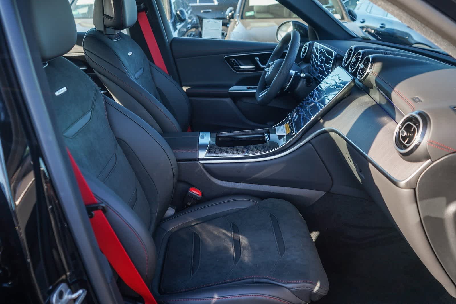 Thumbnail: 2025 Mercedes-Benz GLC - 19