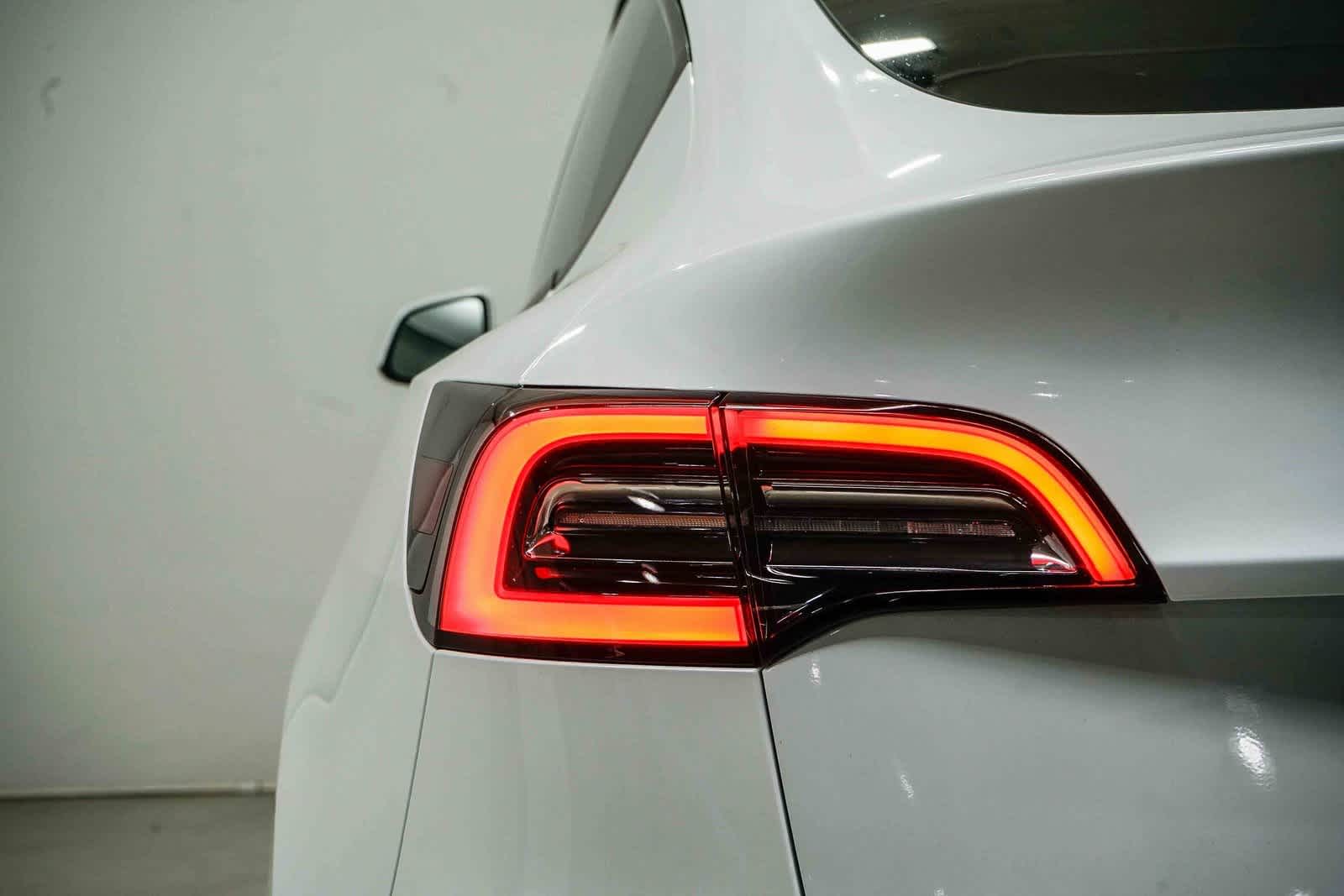 Thumbnail: 2022 Tesla Model Y - 9