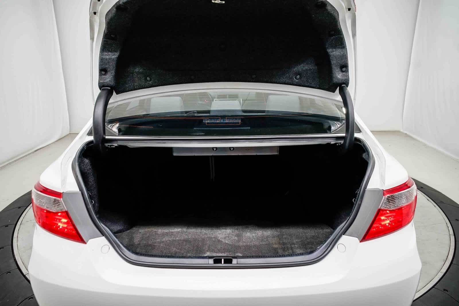 Thumbnail: 2017 Toyota Camry - 26