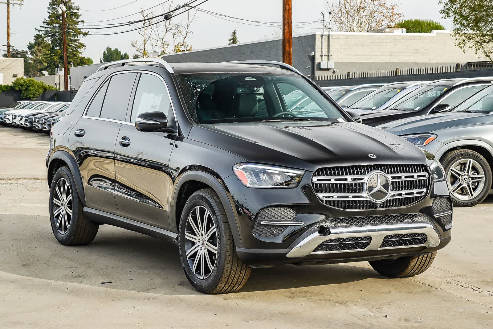 Thumbnail: 2026 Mercedes-Benz GLE - 3