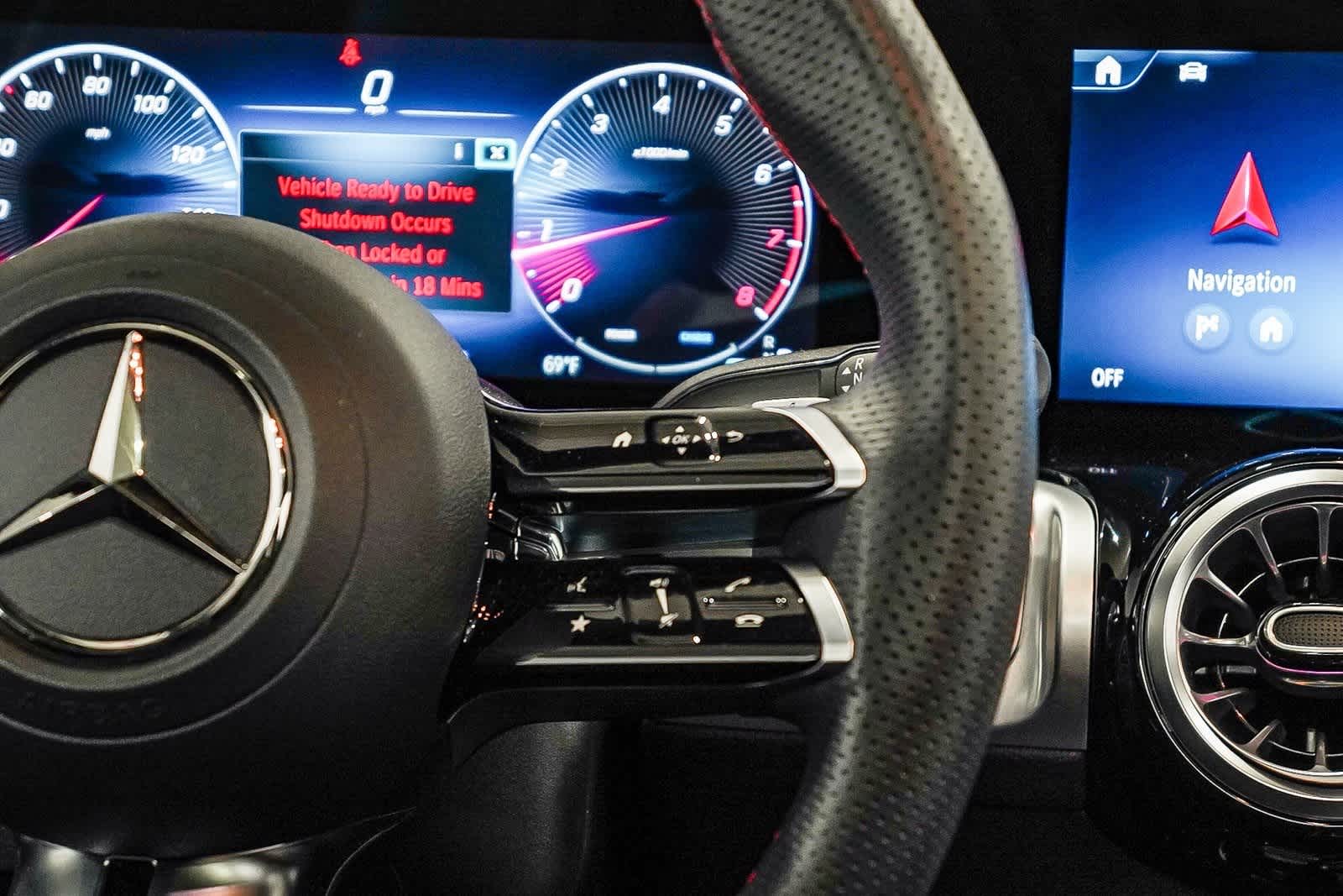 Thumbnail: 2025 Mercedes-Benz GLB - 17