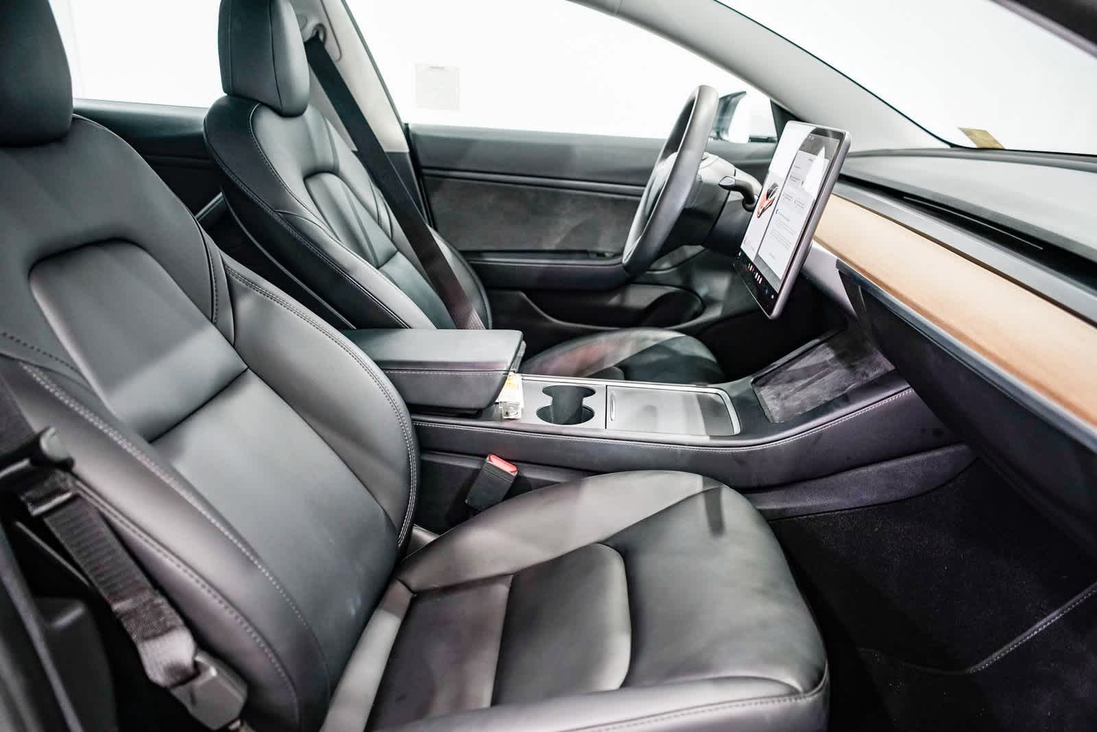 Thumbnail: 2021 Tesla Model 3 - 16