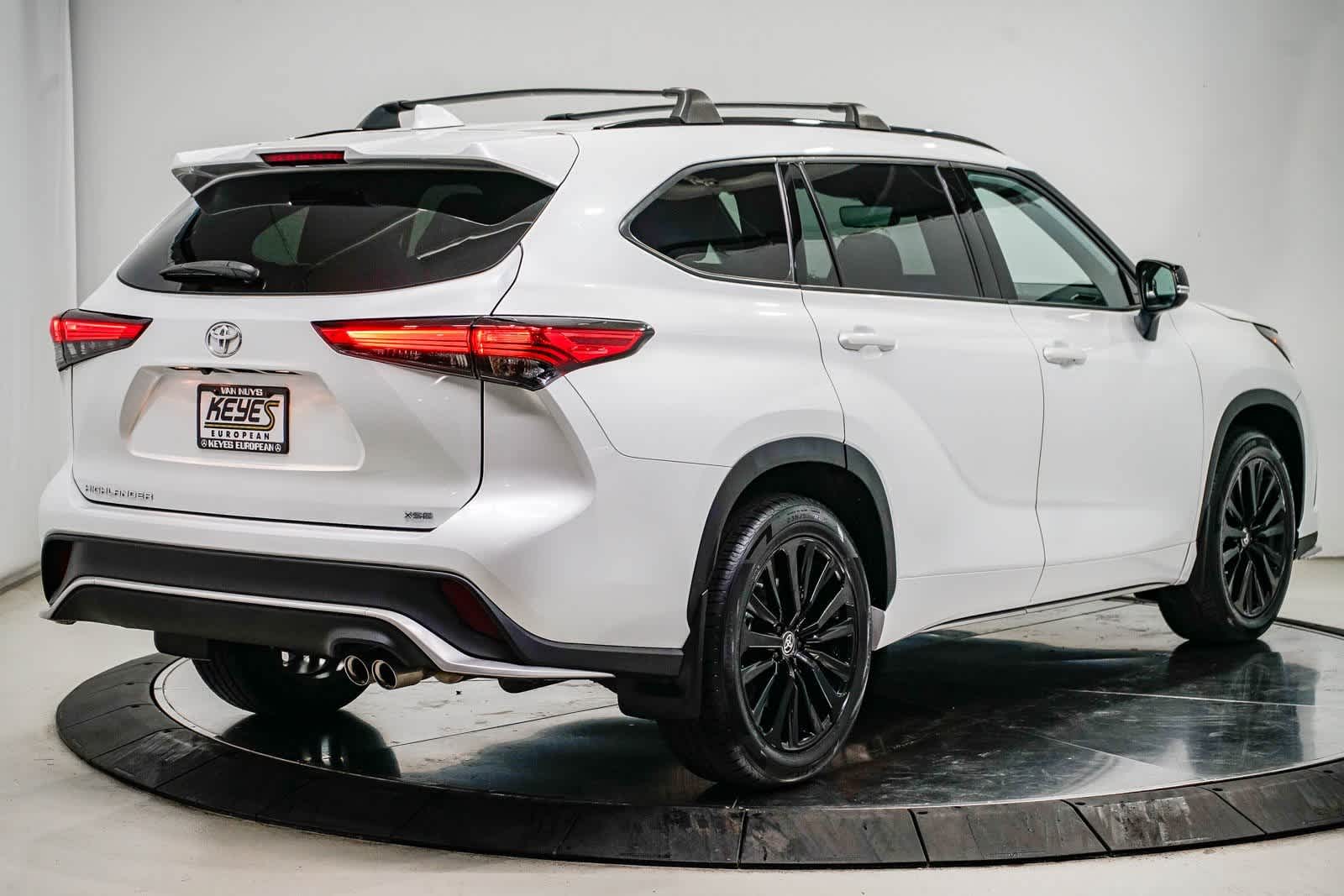 Thumbnail: 2023 Toyota Highlander - 5