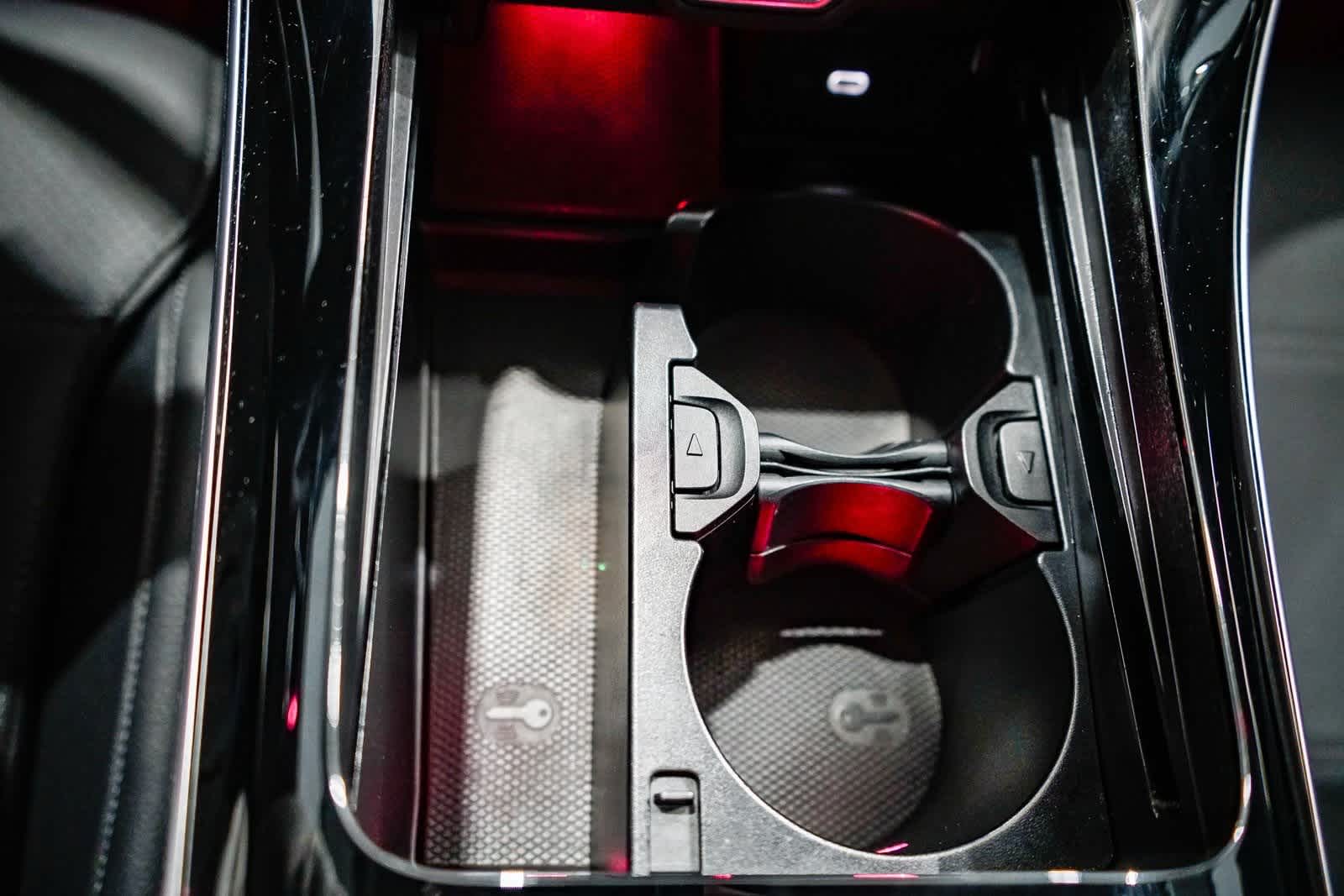 Thumbnail: 2023 Mercedes-Benz C-Class - 22