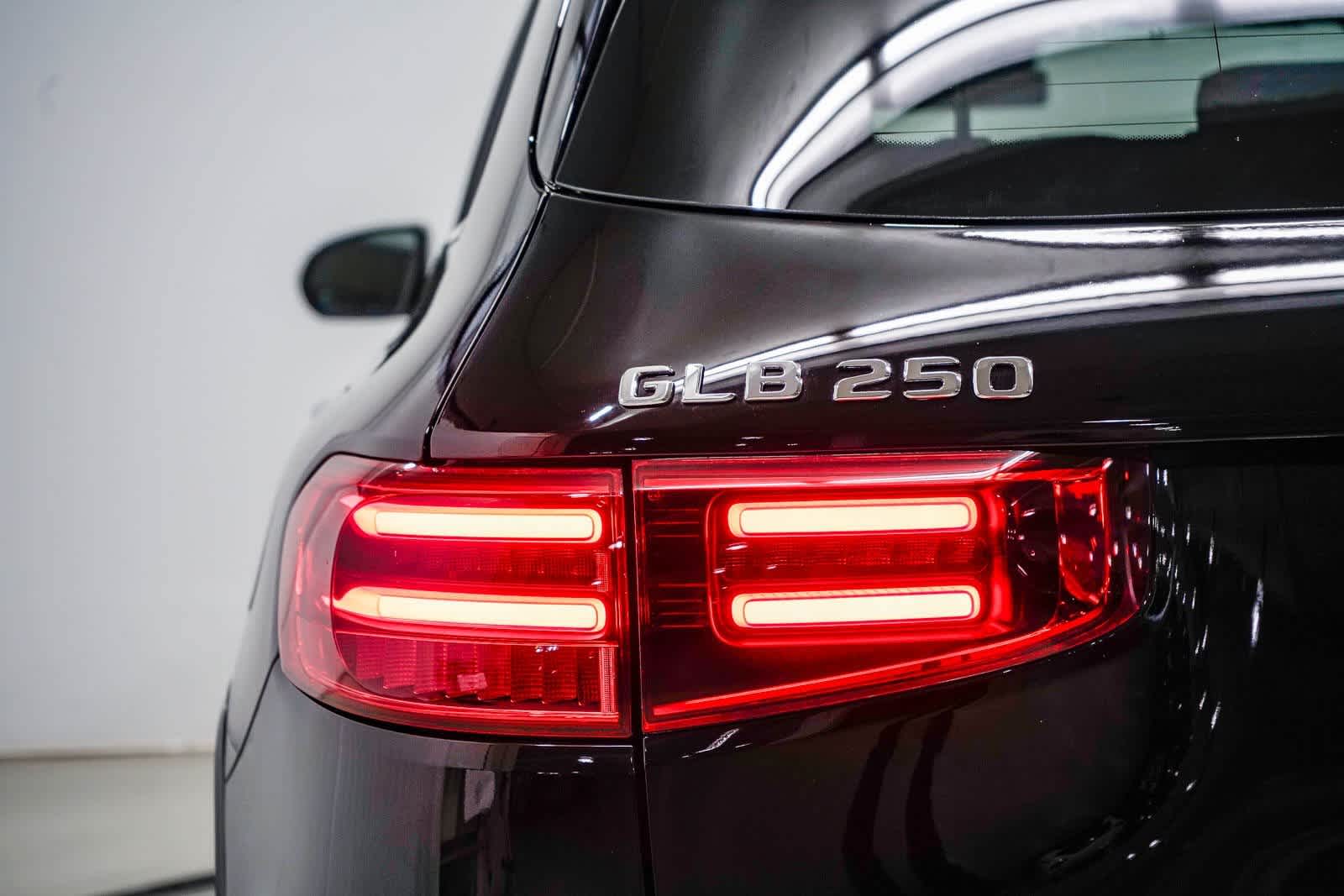 Thumbnail: 2025 Mercedes-Benz GLB - 9