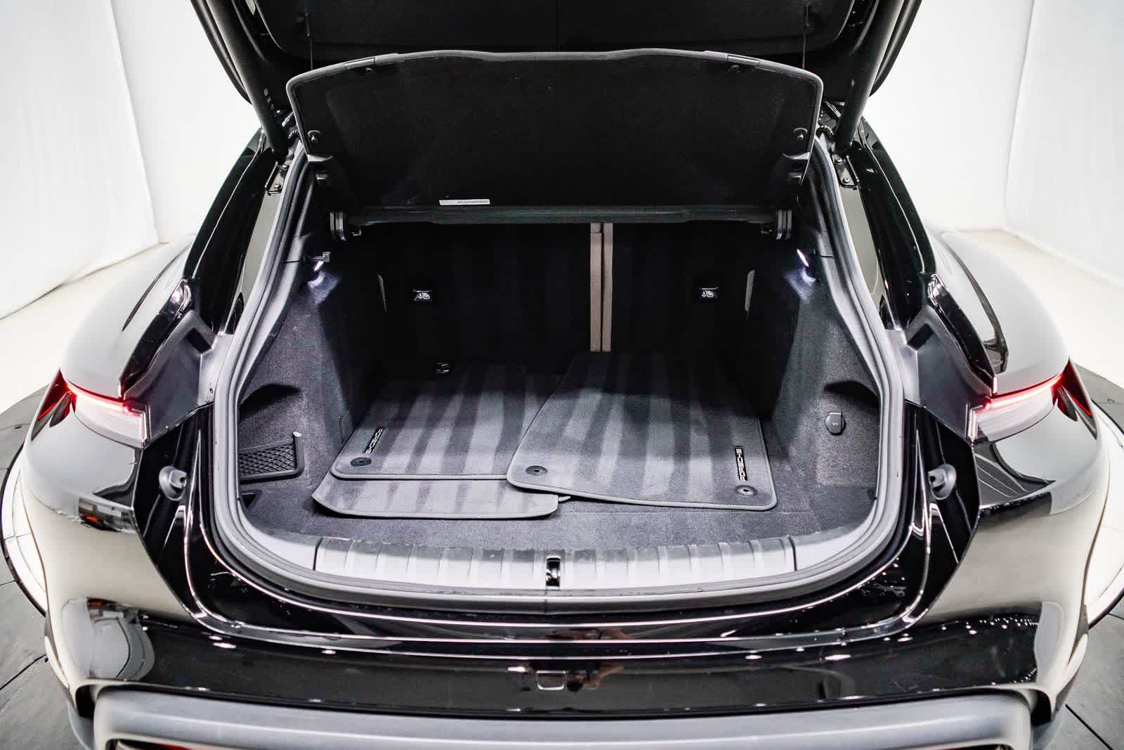 Thumbnail: 2023 Porsche Taycan - 30