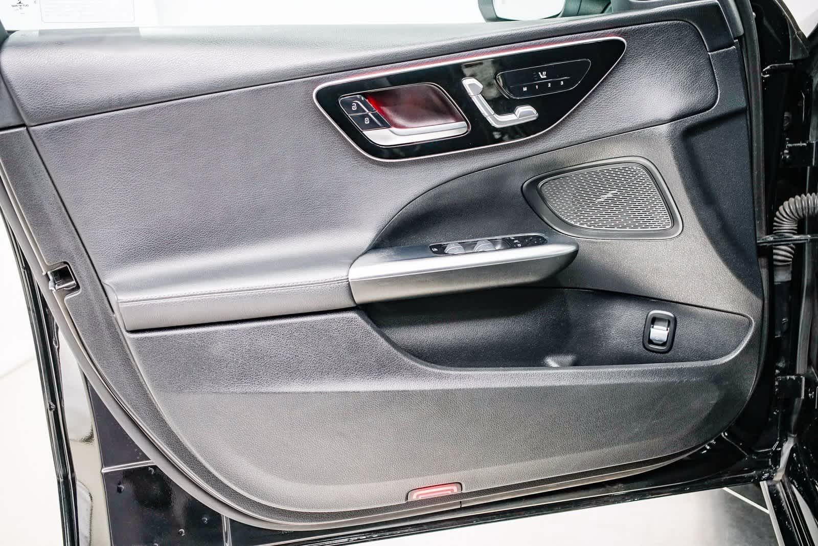 Thumbnail: 2023 Mercedes-Benz C-Class - 19