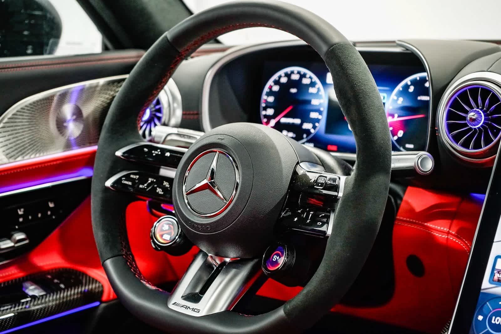 Thumbnail: 2025 Mercedes-Benz AMG GT - 15