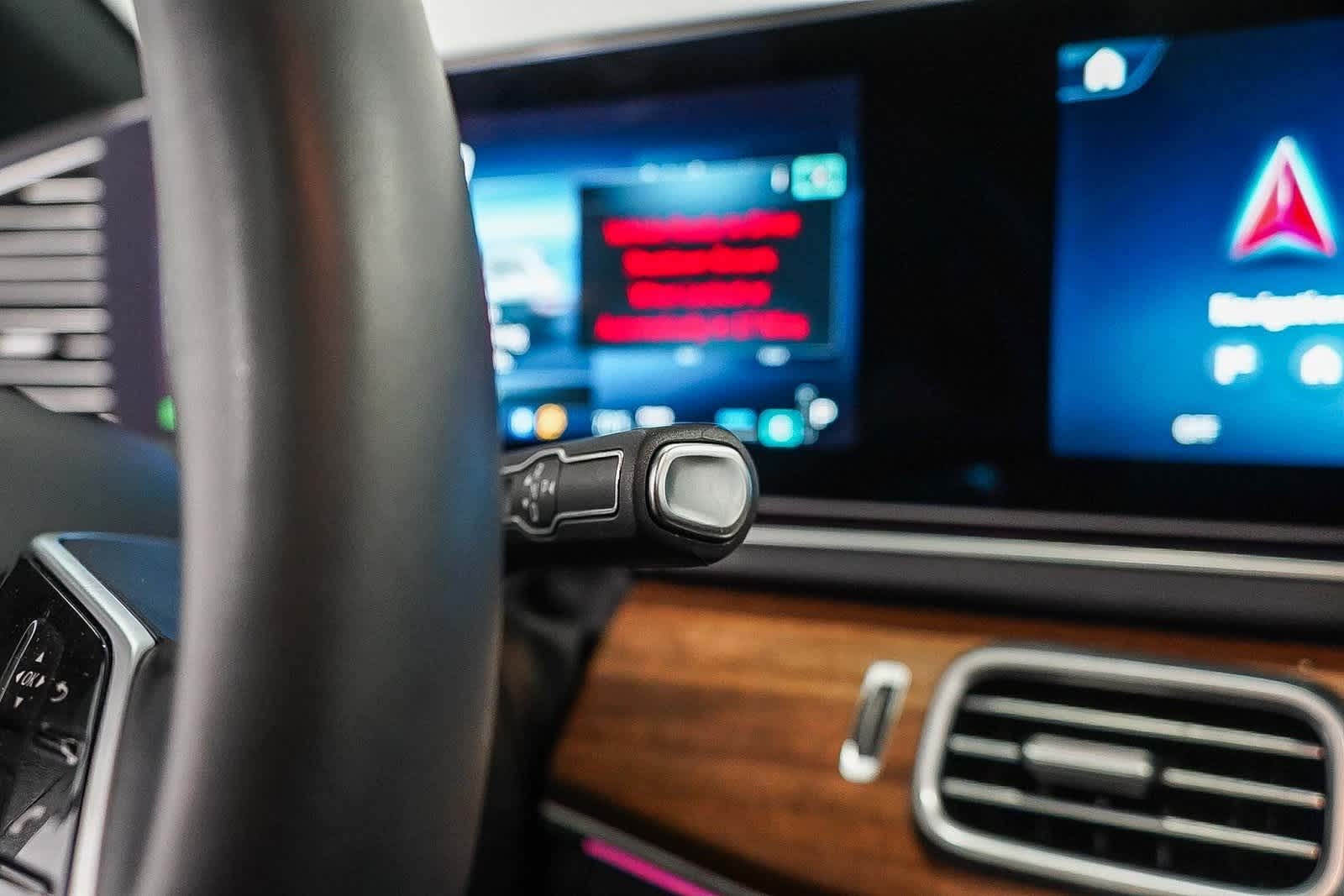 Thumbnail: 2025 Mercedes-Benz GLE - 25