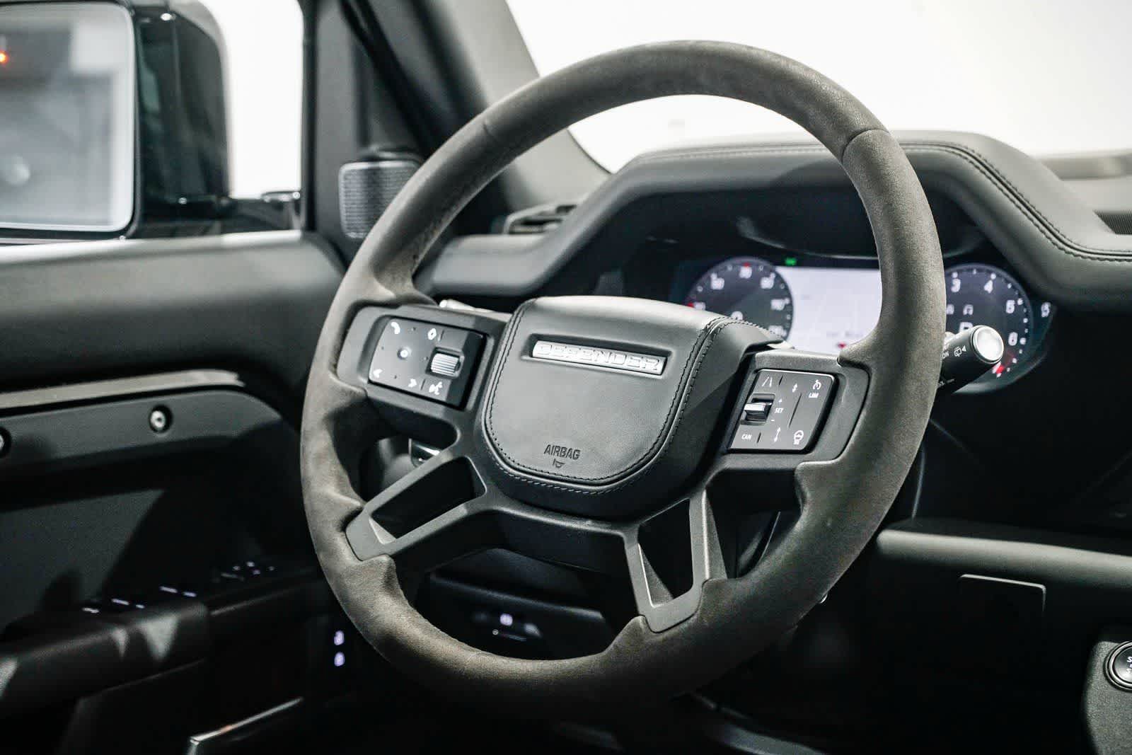 Thumbnail: 2023 Land Rover Defender - 15