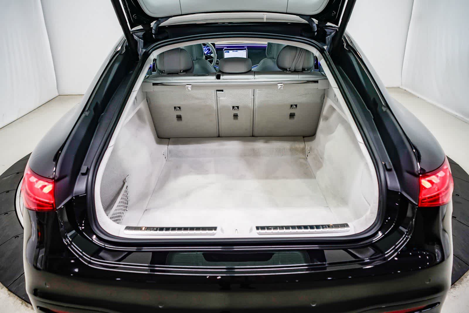 Thumbnail: 2023 Mercedes-Benz EQS - 28