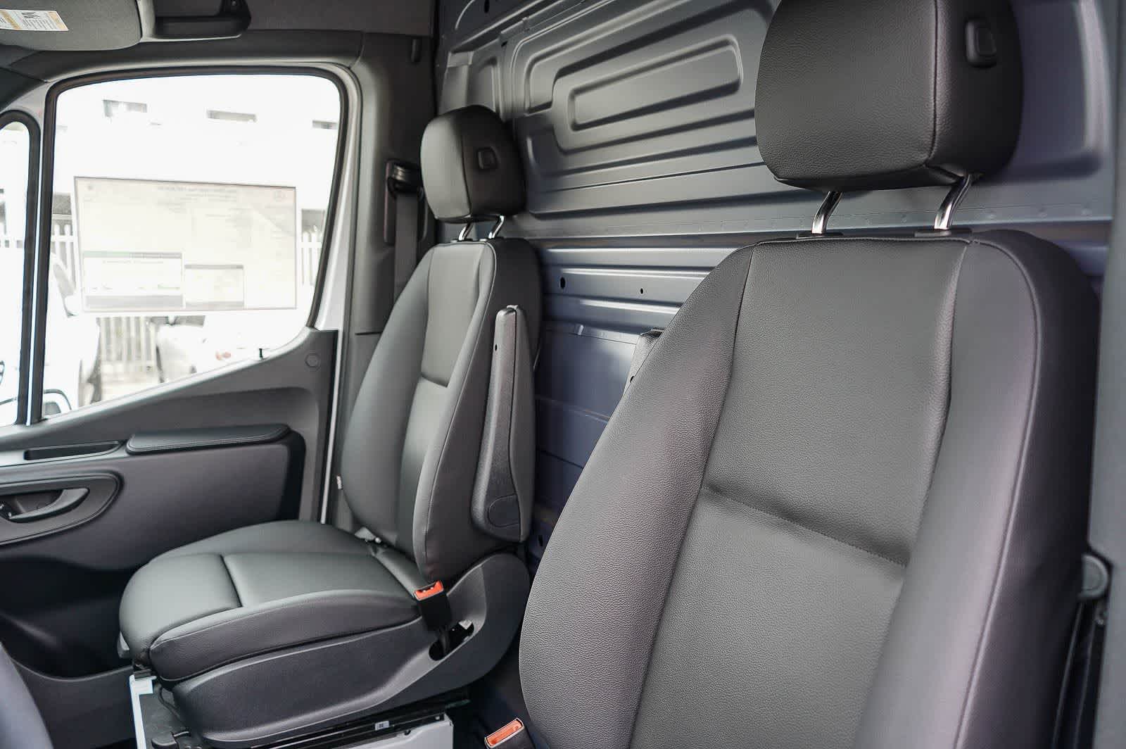 Thumbnail: 2026 Mercedes-Benz Sprinter - 25