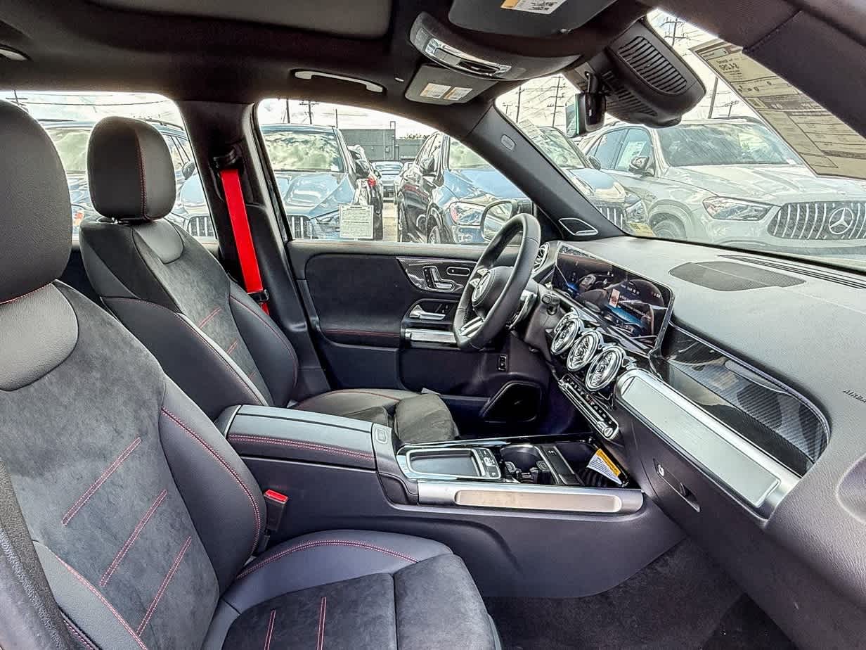 Thumbnail: 2025 Mercedes-Benz GLB - 18