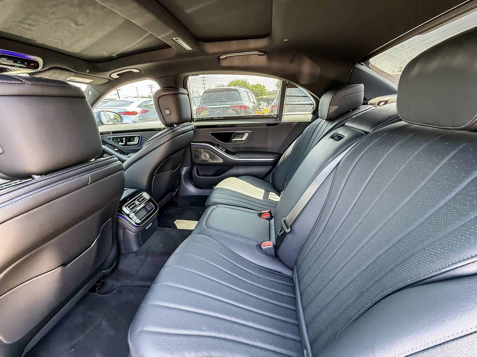 Thumbnail: 2024 Mercedes-Benz S-Class - 19