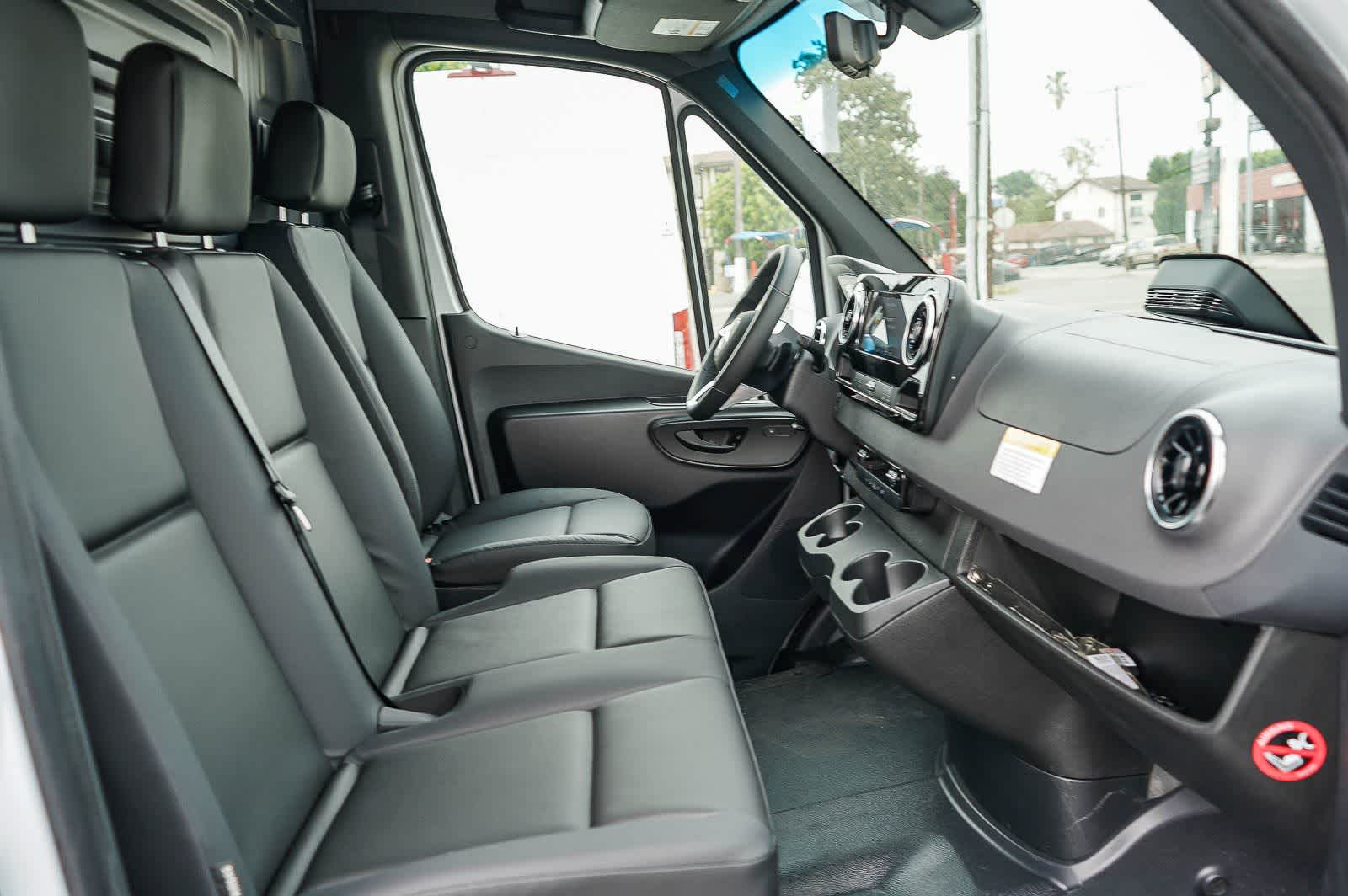 Thumbnail: 2026 Mercedes-Benz Sprinter - 15