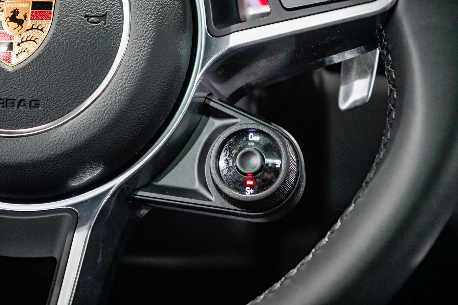 Thumbnail: 2023 Porsche Cayenne - 16