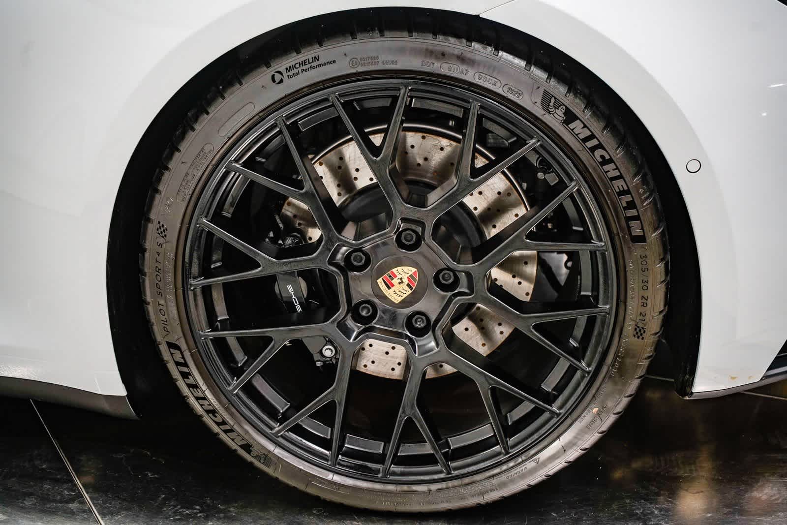 Thumbnail: 2022 Porsche 911 - 10