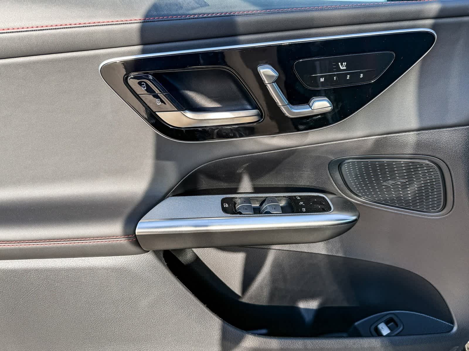 Thumbnail: 2025 Mercedes-Benz GLC - 23