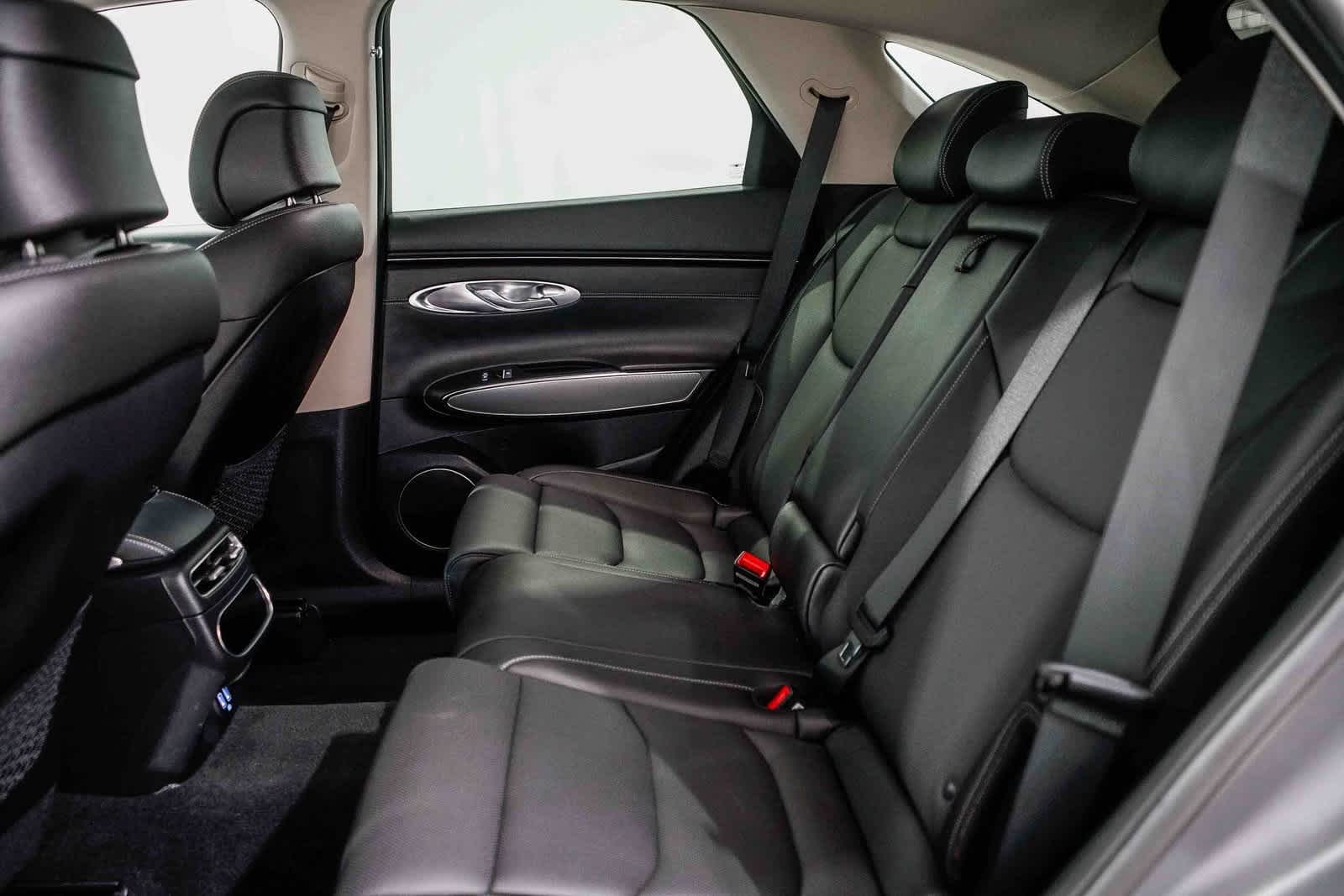 Thumbnail: 2023 Genesis GV70 - 18