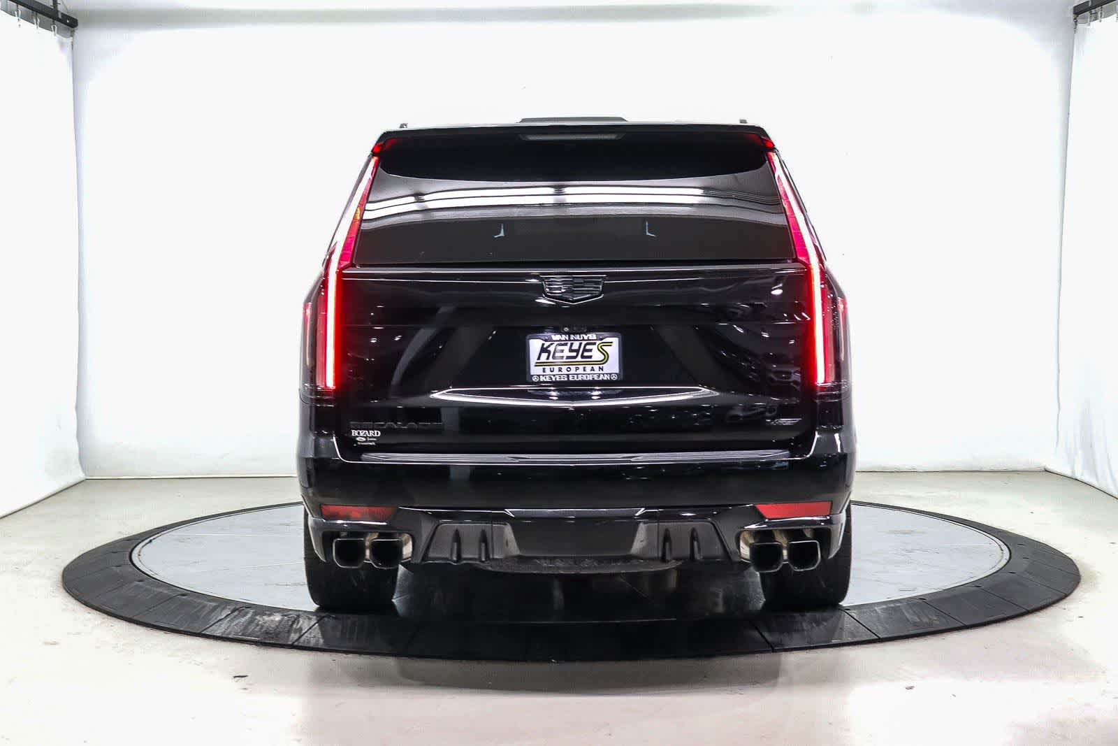 Thumbnail: 2023 Cadillac Escalade - 3