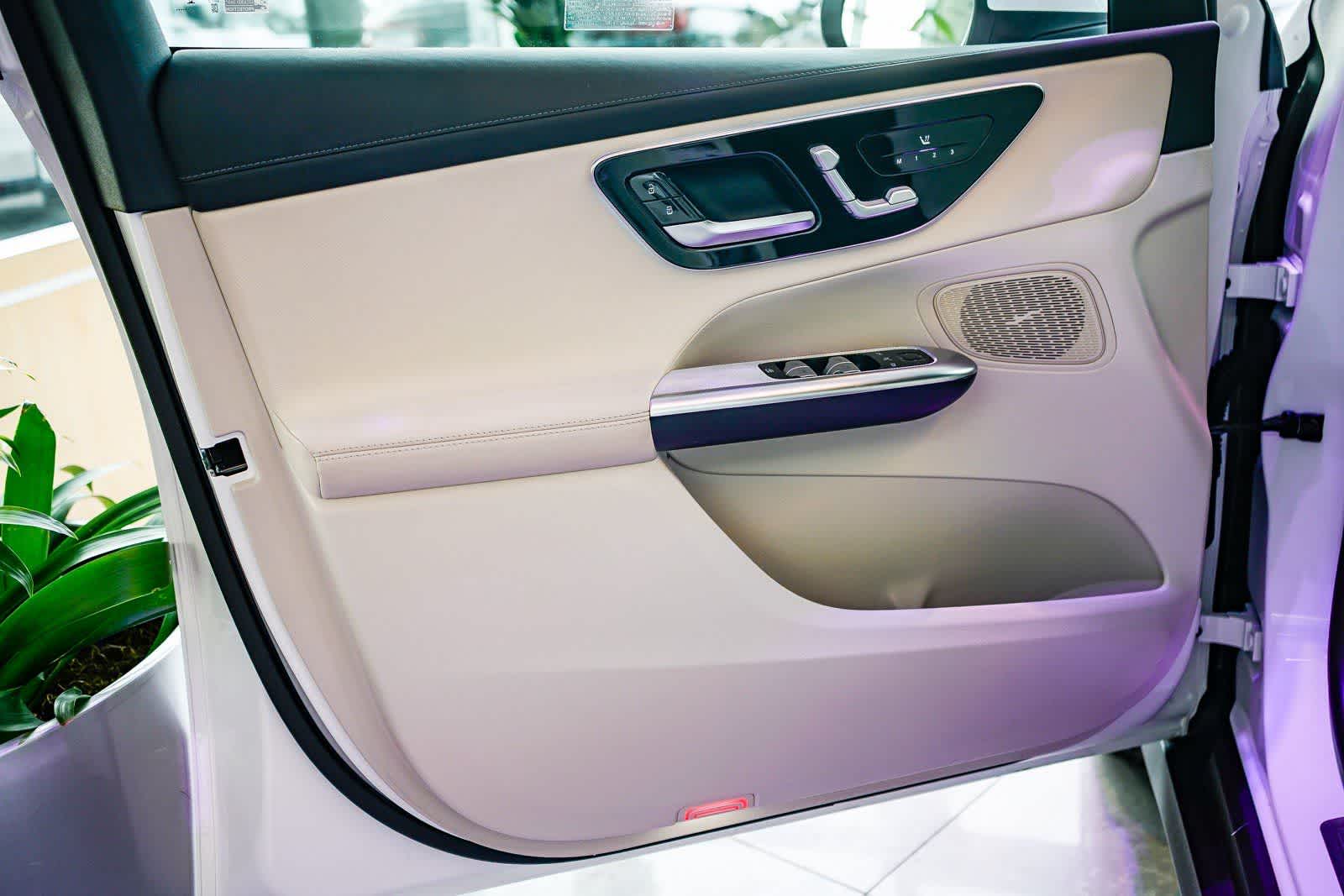 Thumbnail: 2025 Mercedes-Benz GLC - 18