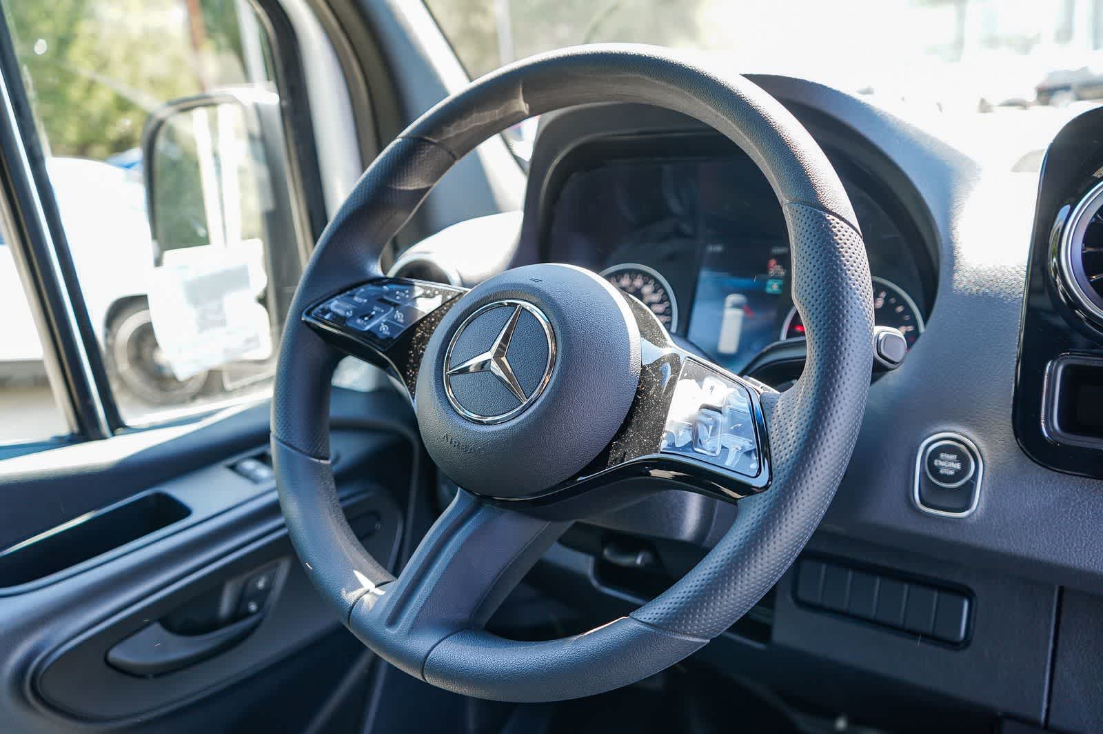 Thumbnail: 2026 Mercedes-Benz Sprinter - 14