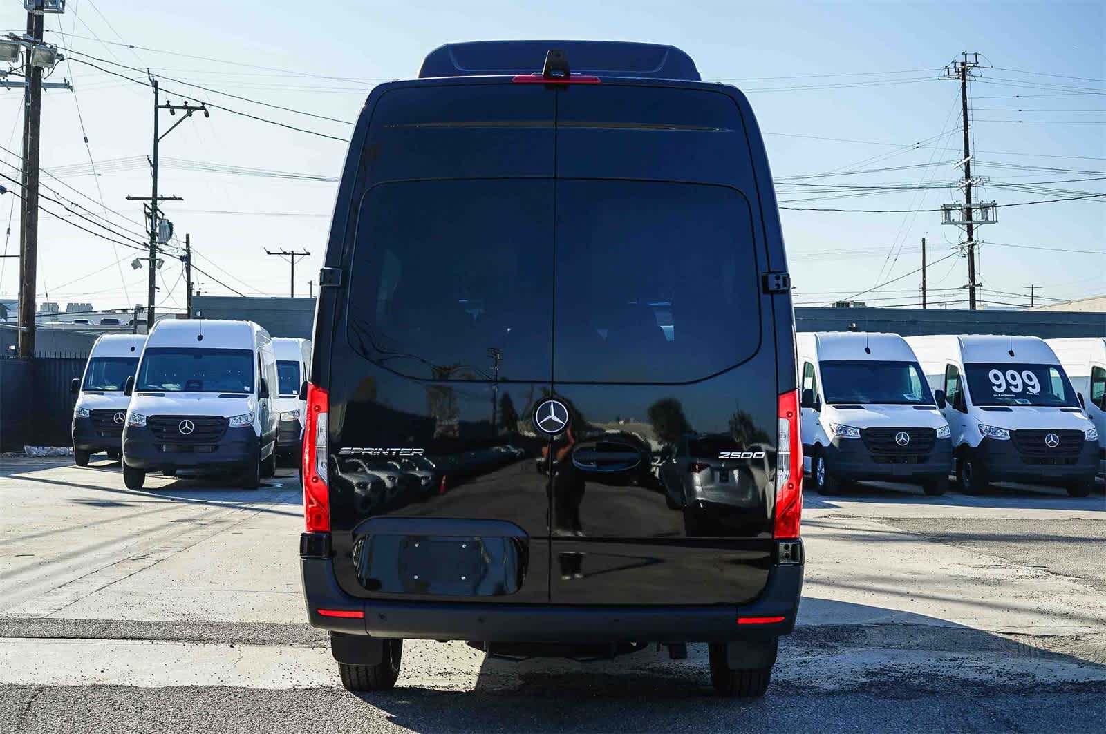 Thumbnail: 2026 Mercedes-Benz Sprinter - 3