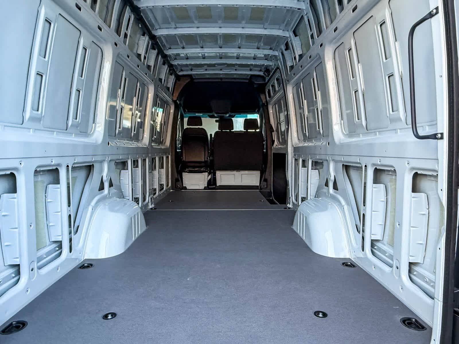 Thumbnail: 2025 Mercedes-Benz Sprinter - 23
