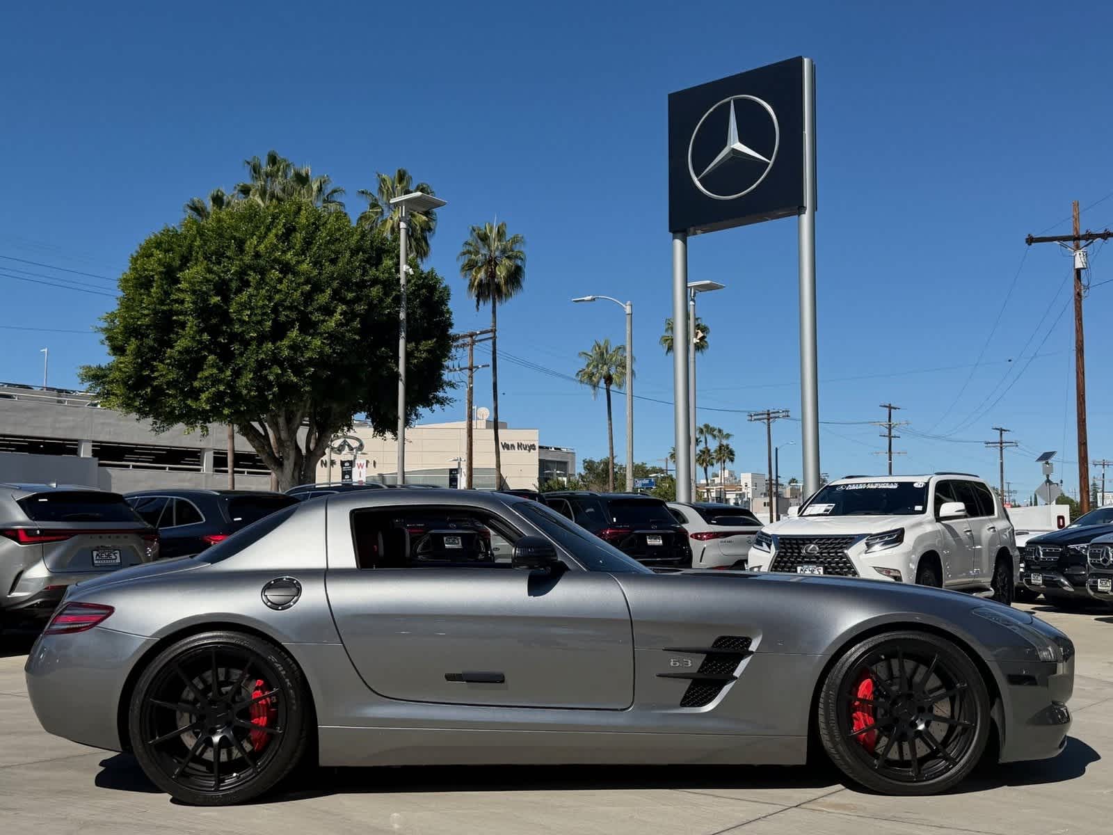 Thumbnail: 2012 Mercedes-Benz SLS AMG - 2