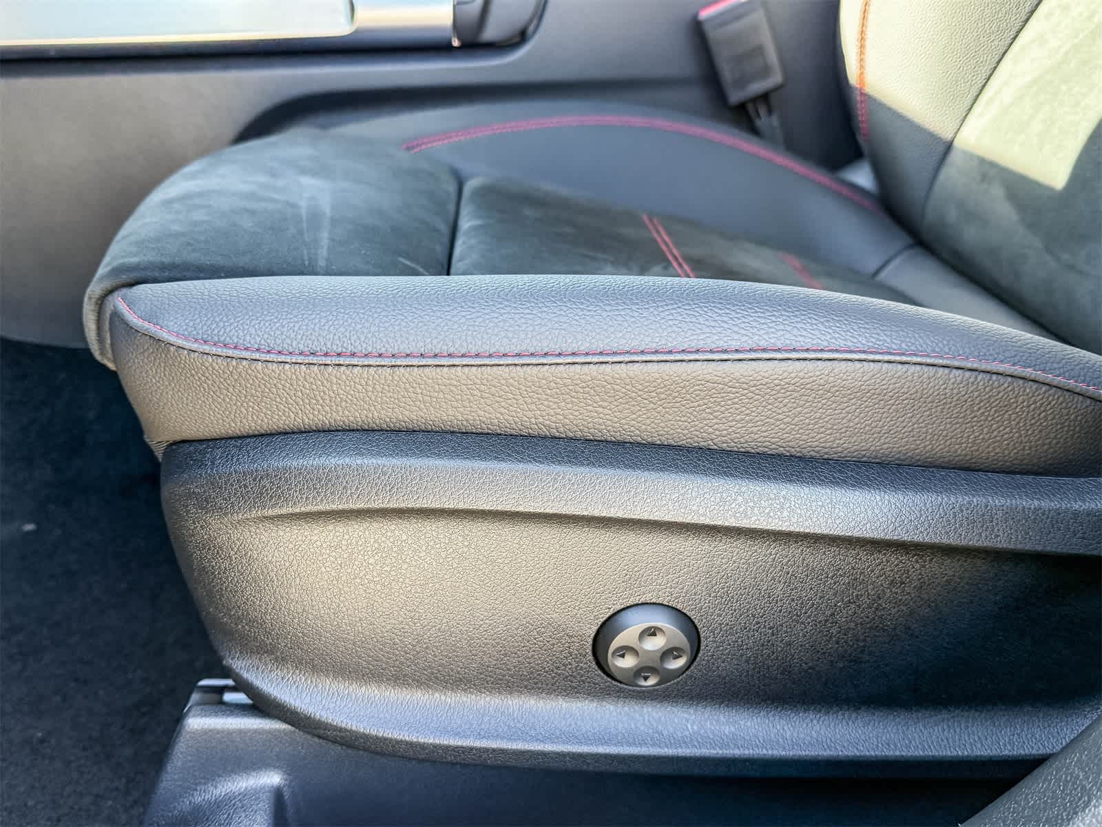 Thumbnail: 2026 Mercedes-Benz GLB - 23