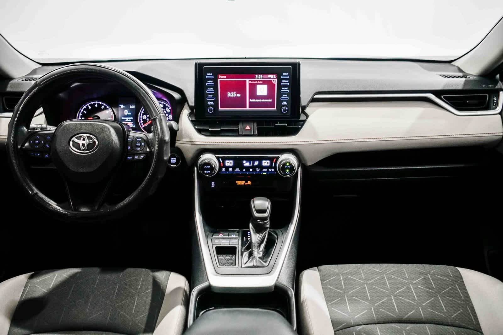 Thumbnail: 2019 Toyota RAV4 - 12