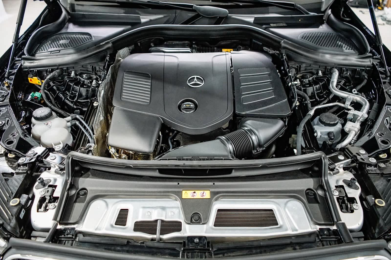 Thumbnail: 2025 Mercedes-Benz GLC - 27