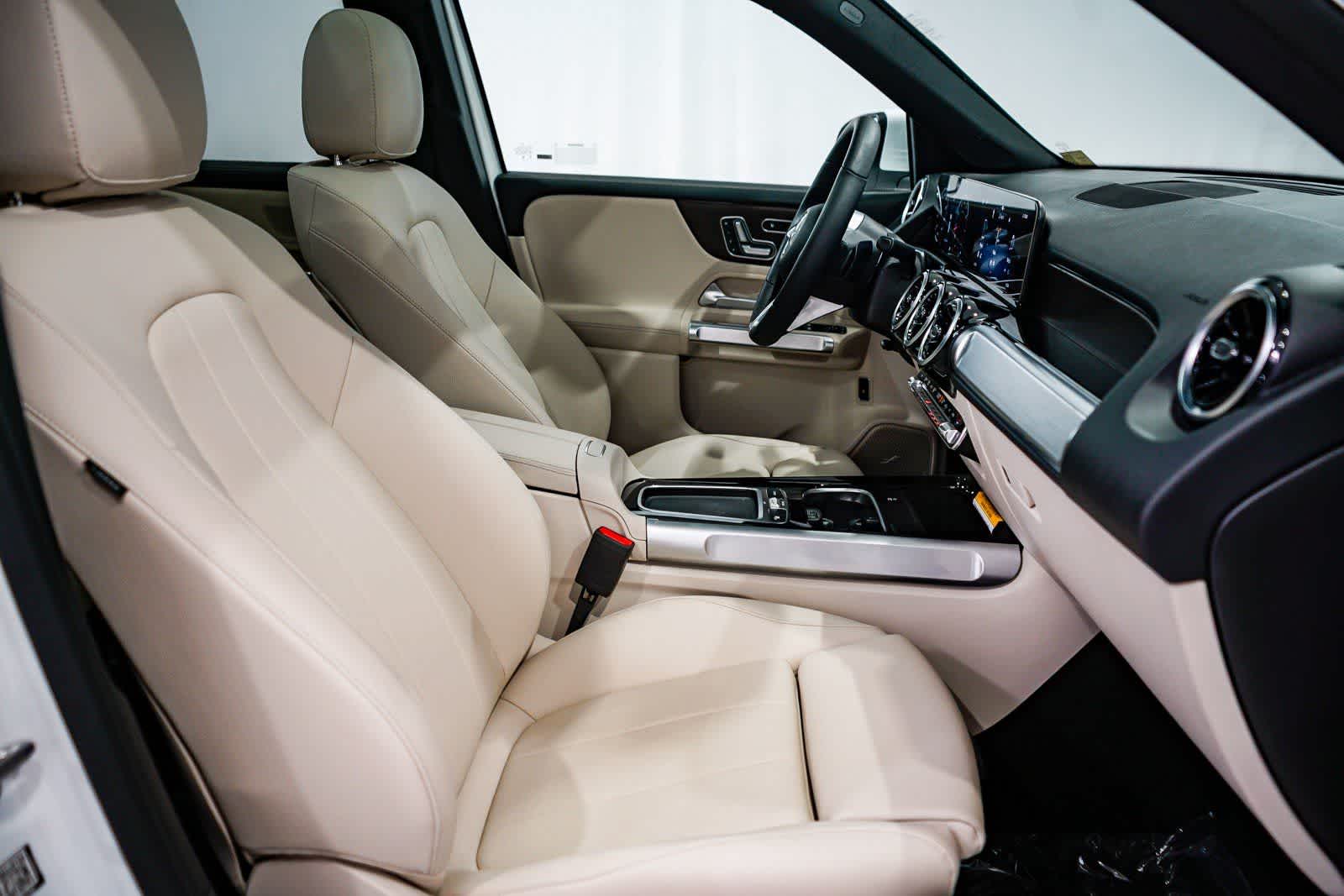 Thumbnail: 2026 Mercedes-Benz GLB - 16